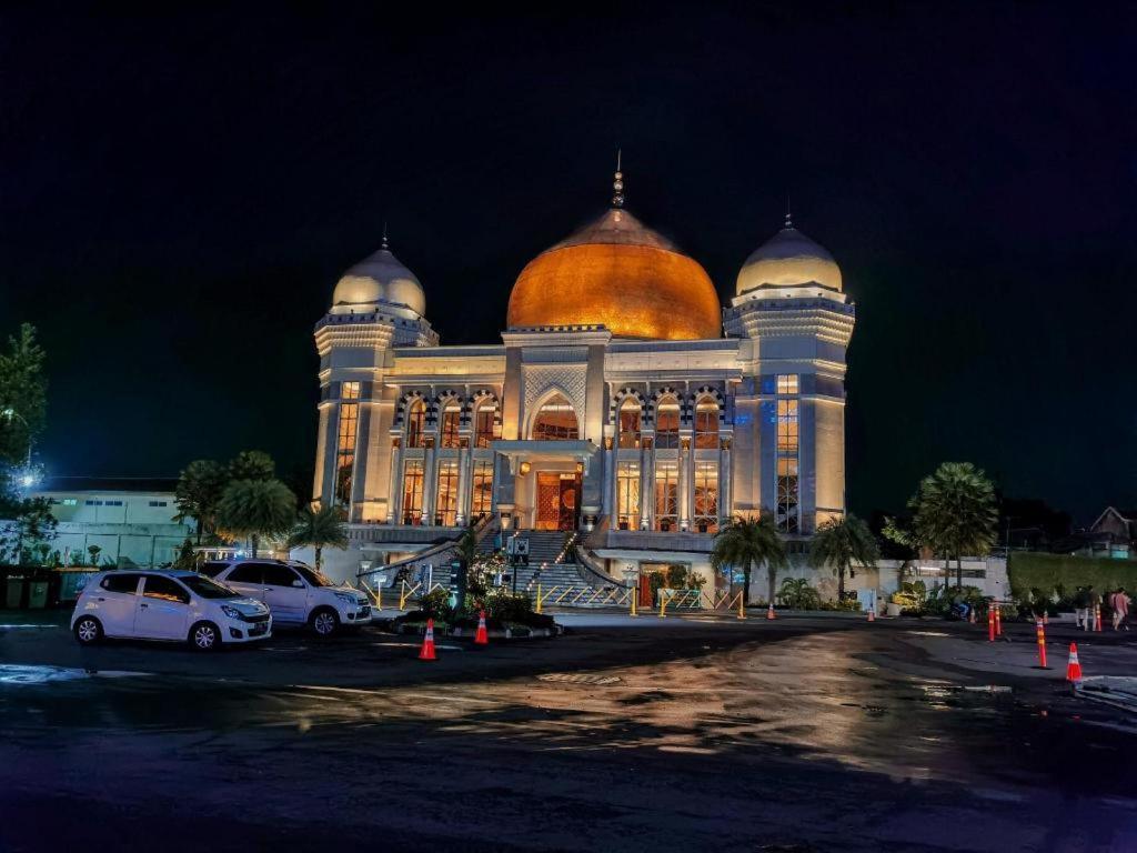 Hotel Tibera Taman Cibeunying バンドゥン エクステリア 写真