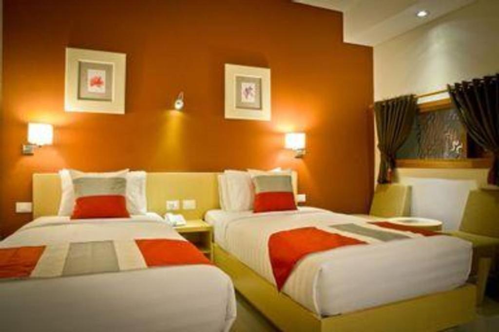 Hotel Tibera Taman Cibeunying バンドゥン エクステリア 写真