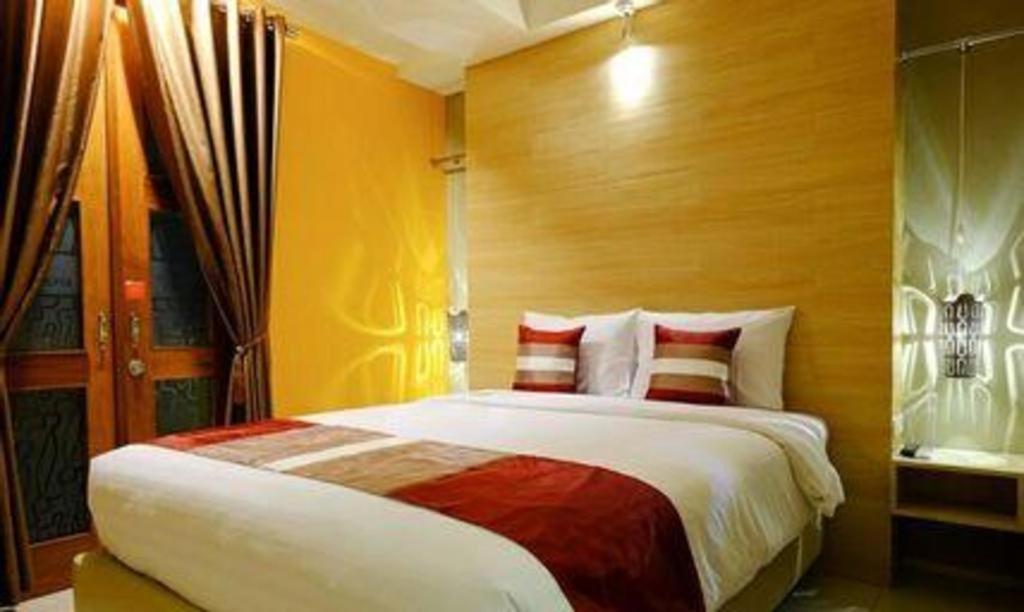 Hotel Tibera Taman Cibeunying バンドゥン エクステリア 写真