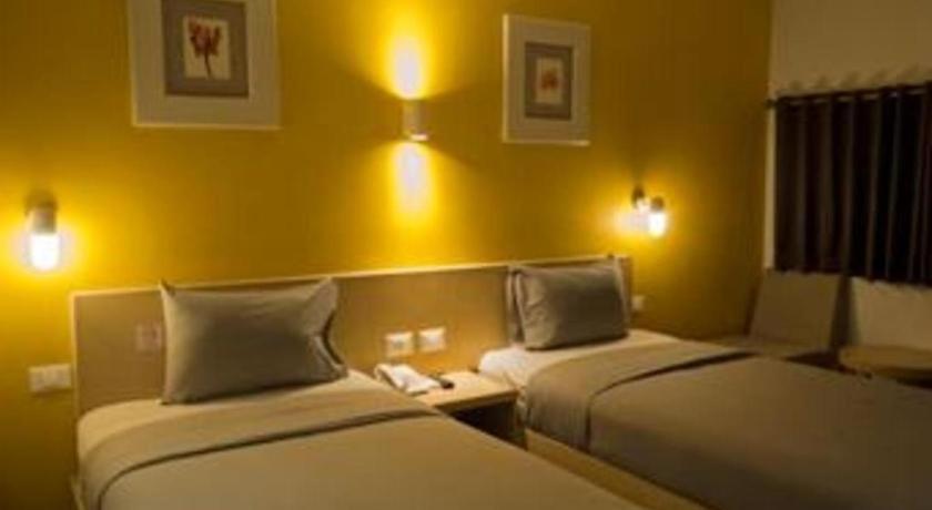 Hotel Tibera Taman Cibeunying バンドゥン エクステリア 写真