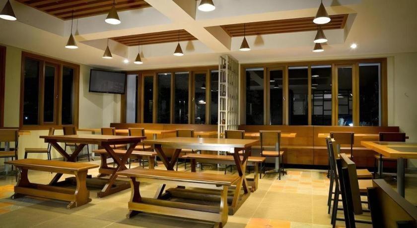 Hotel Tibera Taman Cibeunying バンドゥン エクステリア 写真